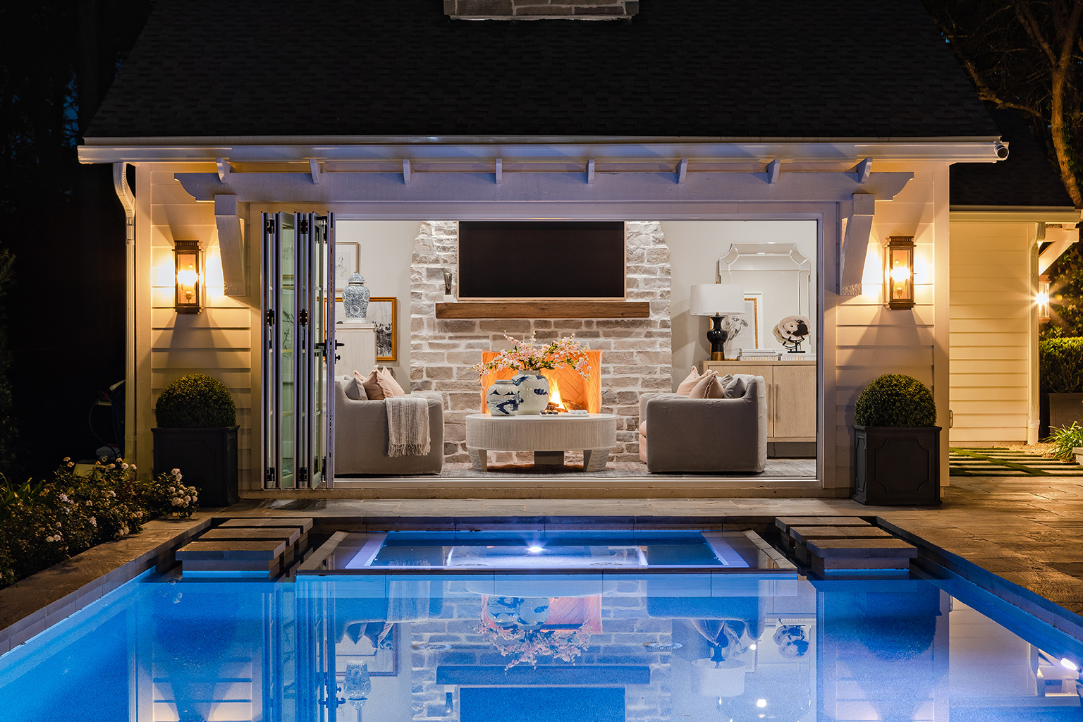 Luxury Outdoor Living | Featured image for “Poolside Cottage Retreat” Jacksonville, FL